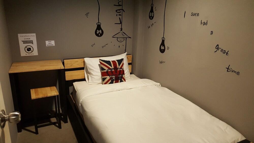 La Belle Nuit House Pansiyon Chiang Mai Dış mekan fotoğraf